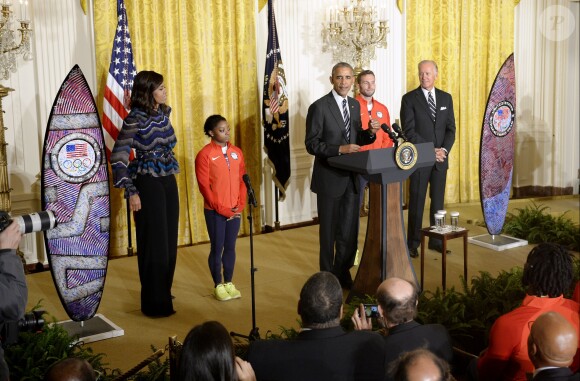 Barack Obama, Simone Biles, Michelle Obama et le vice-président Joe Biden, le 29 septembre à la Maison Blanche.