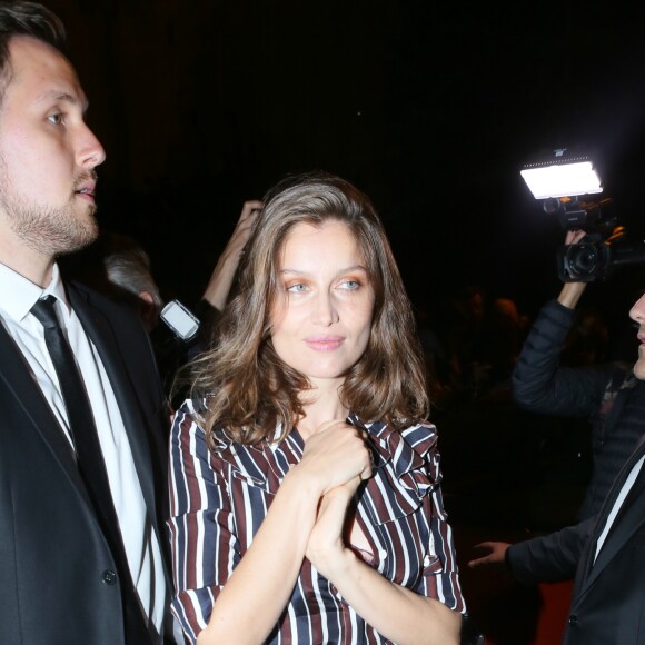 Laetitia Casta arrivant au défilé de mode "Nina Ricci", collection prêt-à-porter Printemps-Eté 2017 à Paris, le 1er octobre 2016