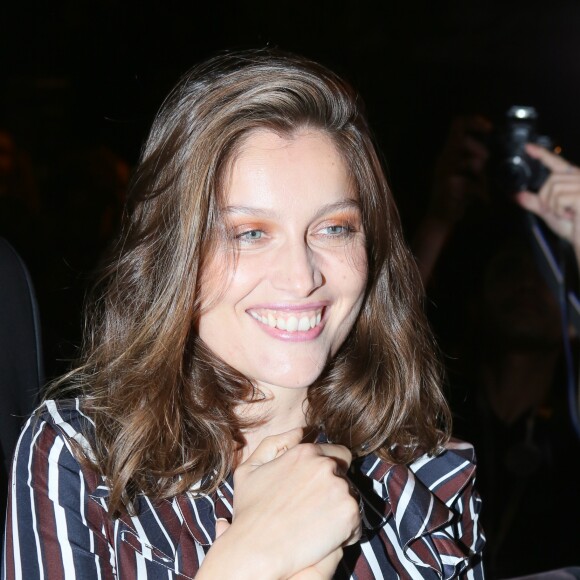 Laetitia Casta arrivant au défilé de mode "Nina Ricci", collection prêt-à-porter Printemps-Eté 2017 à Paris, le 1er octobre 2016