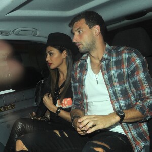 Nicole Scherzinger et son compagnon Grigor Dimitrov rentrent à leur hôtel après un dîner romantique au restaurant Sketch à Londres, le 21 juin 2016.