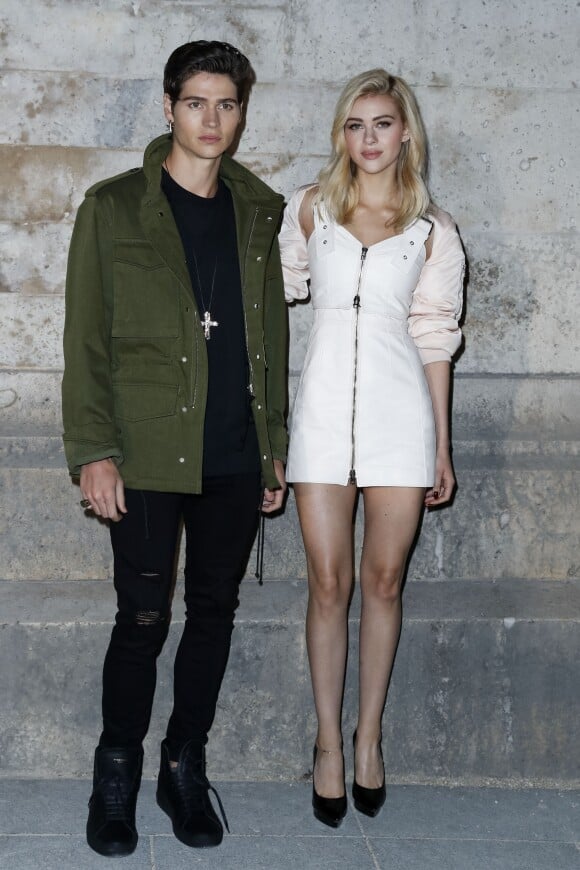 Will Peltz et sa soeur Nicola Peltz - Défilé de mode prêt-à-porter printemps-été 2017 "Givenchy" à Paris. Le 2 octobre 2016 © Olivier Borde/Bestimage