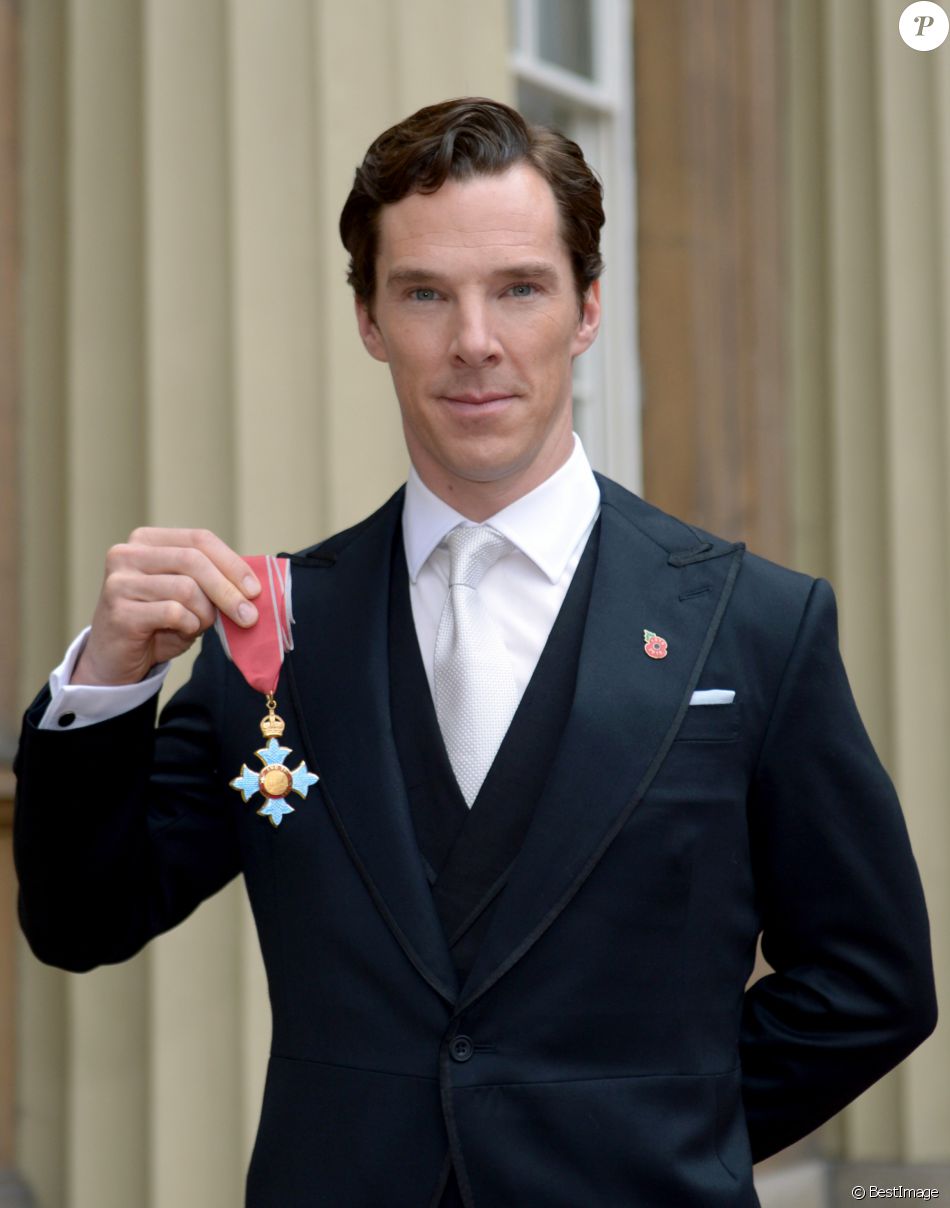 Benedict Cumberbatch a reçu la médaille de l&#039;Ordre de l&#039;Empire britannique, au palais de Buckingham à Londres. Le 10 novembre 2015