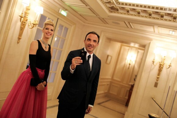 Exclusif - Nikos Aliagas et sa compagne Tina Grigoriou - Dîner du Global Gift Gala au profit de L'Unicef France Frimousses de Créateurs, de The Global Gift Foundation et The Eva Longoria Foundation, organisé au Four Seasons Hôtel George V à Paris, le 25 mai 2015.  Exclusive - For Germany call for price - NO INTERNET USE WITHOUT PRIOR AGREEMENT - Global Gift gala dinner, the Eva Longoria's foundation organized at the Four Seasons George V hotel in Paris, on May 25, 2015.25/05/2015 - Paris