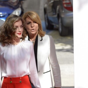 La reine Letizia d'Espagne était mobilisée le 5 octobre 2016 pour la journée de la Croix-Rouge espagnole, au siège de l'organisation à Madrid.
