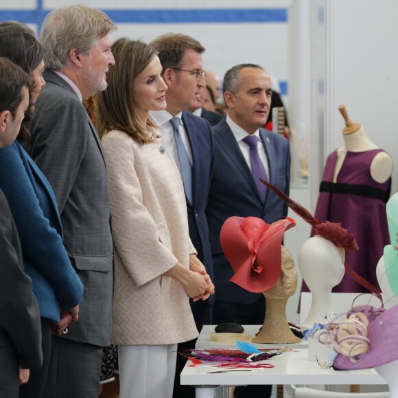La reine Letizia d'Espagne inaugurait l'année 2016-2017 de formation professionnelle à l'occasion d'une visite à l'institut "San Rosendo" à Mondonedo le 4 octobre 2016.
