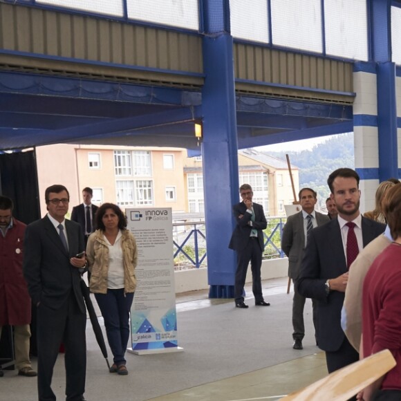 La reine Letizia d'Espagne inaugurait l'année 2016-2017 de formation professionnelle à l'occasion d'une visite à l'institut "San Rosendo" à Mondonedo le 4 octobre 2016.