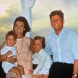 John F. Kennedy, sa femme Jackie Bouvier et leurs enfants Caroline et John, 1963-1965.