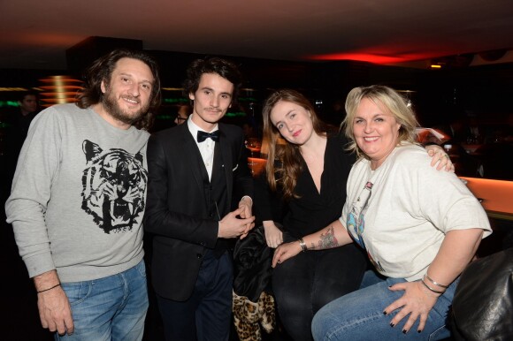 Exclusif - Valérie Damidot, sa fille Roxanne, son fils Norman, et son compagnon Régis - Valérie Damidot aux platines du restaurant La Gioia lors de la soirée "Les musiques de la Gioia" à Paris, le 17 décembre 2014. 
