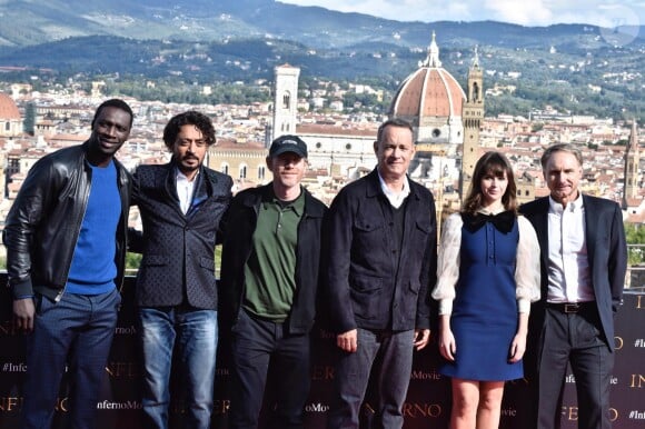 Omar Sy, Irrfan Khan, Ron Howard, Tom Hanks, Felicity Jones et Dan Brown lors du photocall du film Inferno à Florence le 7 octobre 2016