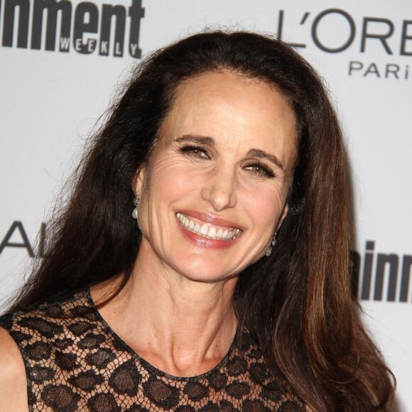 Andie MacDowell à la soirée "Pre Emmy Party" au Nightingale Plaza à Los Angeles le 16 septembre 2016.