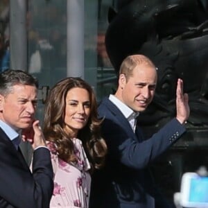 Le prince William, Kate Middleton et le prince Harry ont pris part à des rencontres au County Hall de Londres et au London Eye dans le cadre de la Journée mondiale de la santé mentale le 10 octobre 2016.