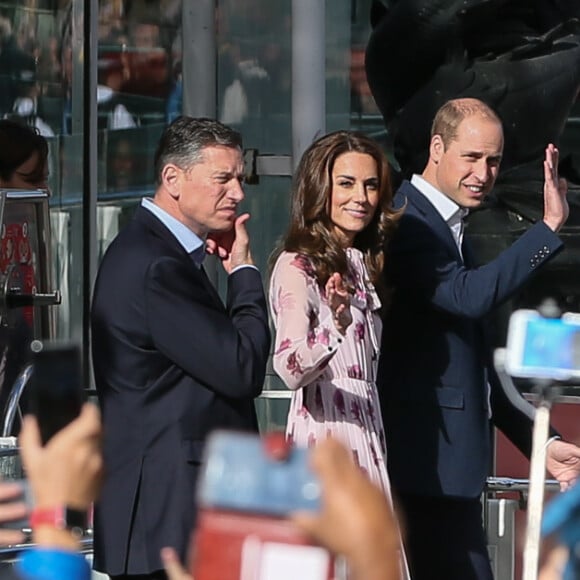 Le prince William, Kate Middleton et le prince Harry ont pris part à des rencontres au County Hall de Londres et au London Eye dans le cadre de la Journée mondiale de la santé mentale le 10 octobre 2016.