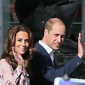 Le prince William, Kate Middleton et le prince Harry ont pris part à des rencontres au County Hall de Londres et au London Eye dans le cadre de la Journée mondiale de la santé mentale le 10 octobre 2016.