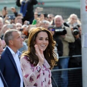 Le duc et la duchesse de Cambridge et le prince Harry ont pu faire un tour en haut du London Eye, la grande roue de Londres, le 10 octobre 2016 à l'occasion de leurs engagements officiels lors de la Journée mondiale de la santé mentale. © Doug Peters/PA Wire/ABACAPRESS.COM