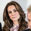 Kate Middleton le 10 octobre 2016 lors de rencontres dans le cadre de la Journée mondiale de la santé mentale. © Doug Peters/PA Wire/ABACAPRESS.COM