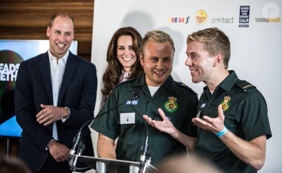 Le duc et la duchesse de Cambridge le 10 octobre 2016 à Londres lors de rencontres dans le cadre de la Journée mondiale de la santé mentale. © Doug Peters/PA Wire/ABACAPRESS.COM