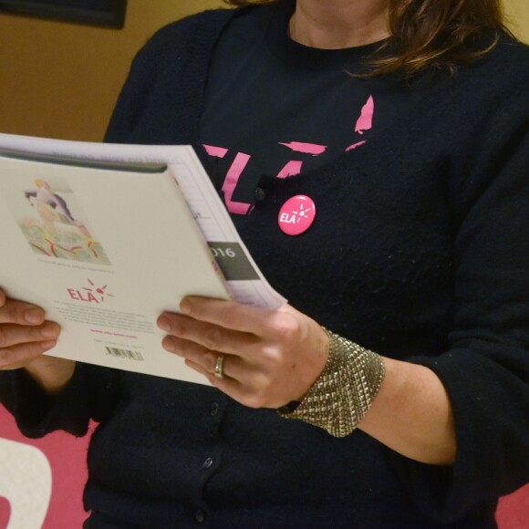 Exclusif - Cécilia Hornus lors de la lecture de la dictée ELA à l'école Gaston Ramon à Garches, le 10 octobre 2016, pour le lancement officiel de la campagne nationale "Mets tes baskets et bats la maladie à l'école". Pour l'édition 2016, c'est Katherine Pancol, qui a rédigé un texte inédit dédié au combat des enfants contre la maladie.