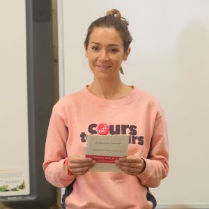 Exclusif - Emmanuelle Boidron lors de la lecture de la dictée d'ELA à l'école primaire Decamps à Paris, le 10 octobre 2016, pour le lancement officiel de la campagne nationale "Mets tes baskets et bats la maladie à l'école". Pour l'édition 2016, c'est Katherine Pancol, qui a rédigé un texte inédit dédié au combat des enfants d'ELA contre la maladie. © CVS/Bestimage