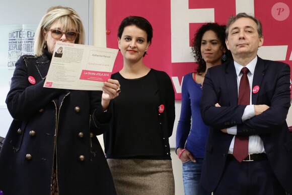 La ministre de l'Éducation nationale, de l'Enseignement supérieur et de la Recherche, Najat Vallaud Belkacem et Katherine Pancol lors de la lecture de la dictée ELA au collège Pierre de Ronsard à Paris, France, le 11 octobre 2016 pour le lancement officiel de la campagne nationale 'Mets tes baskets et bats la maladie à l'école".  © Stéphane Lemouton/Bestimage