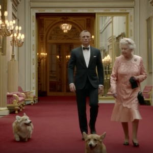 Les corgis de la reine Elizabeth II faisaient de la figuration dans le court métrage dont elle était la star avec le James Bond Daniel Craig en ouverture des JO de Londres 2012.