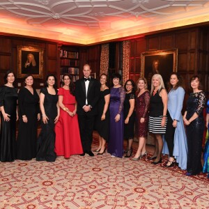 Le prince William assiste au dîner de gala de la fondation "100 Women in Hedge" à Londres le 10 octobre 2016.