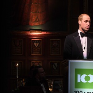 Le prince William assiste au dîner de gala de la fondation "100 Women in Hedge" à Londres le 10 octobre 2016.