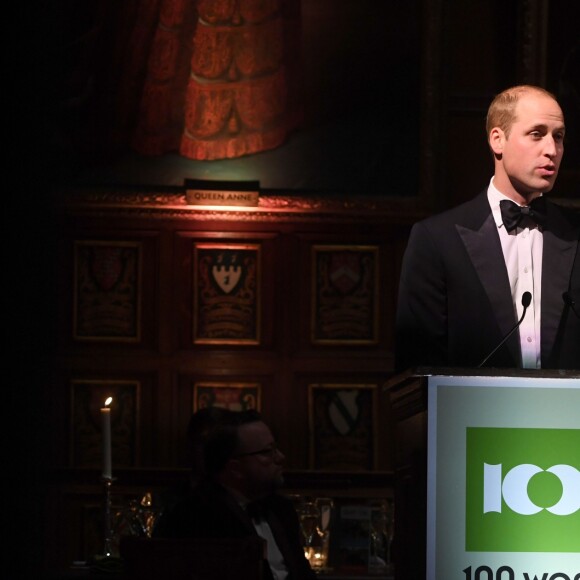 Le prince William assiste au dîner de gala de la fondation "100 Women in Hedge" à Londres le 10 octobre 2016.