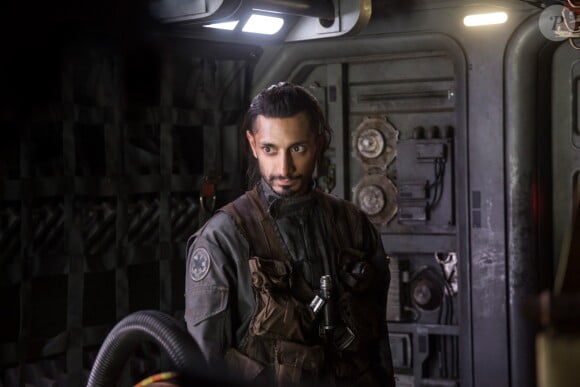 Riz Ahmed dans Rogue One : A Star Wars Story.