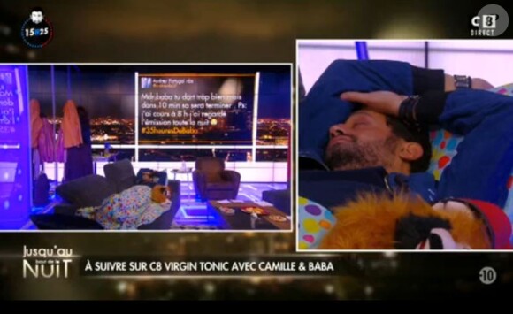 Cyril Hanouna dort en direct sur C8, les internautes amusés, vendredi 14 octobre 2016
