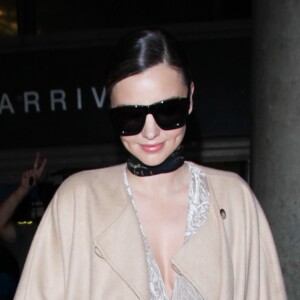Miranda Kerr arrive à l'aéroport de LAX à Los Angeles, le 5 octobre 2016