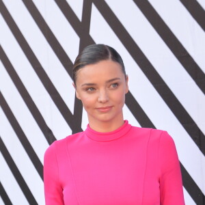 Miranda Kerr - Arrivées au défilé de mode prêt-à-porter printemps-été 2017 "Louis Vuitton" place Vendôme à Paris. Le 5 octobre 2016