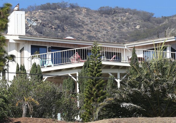 Illustration de la propriété de Miranda Kerr où un intrus à essayer d'entrer par effraction à Malibu. Il a été blessé par balle et un garde de sécurité a été poignardé! Le 14 octobre 2016