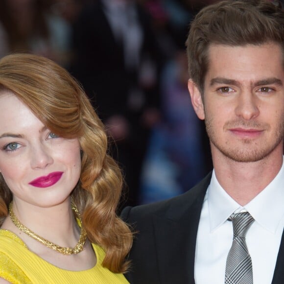 Emma Stone et Andrew Garfield lors de la première du film "The Amazing Spider-Man 2: Le Destin d'un Héros" au cinéma Odeon Leicester Square à Londres, le 10 avril 2014