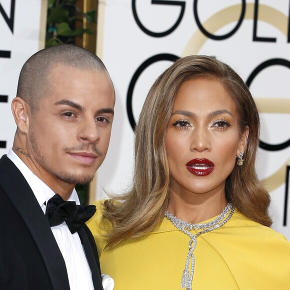 Jennifer Lopez et son compagnon Casper Smart à La 73ème cérémonie annuelle des Golden Globe Awards à Beverly Hills, le 10 janvier 2016. © Olivier Borde/Bestimage