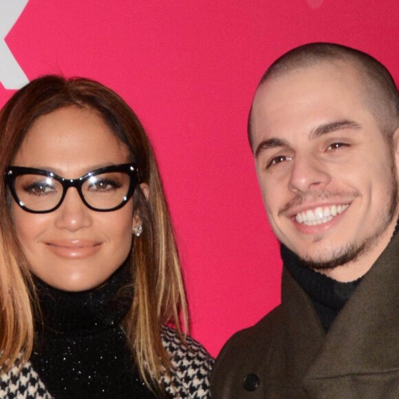 Jennifer Lopez et son compagnon Casper Smart lors de la Première de "Rock The Kasbah" à New York, le 19 octobre 2015.