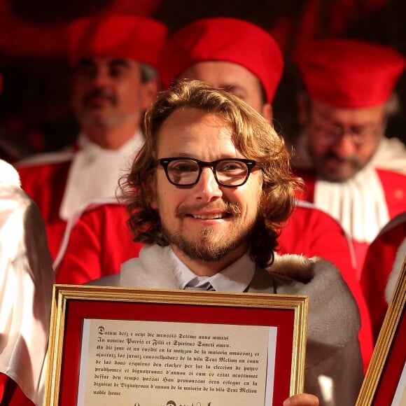 Exclusif - Lorànt Deutsch - Les acteurs Français Lorànt Deutsch et Guillaume de Tonquédec ont été intronisés par la Jurade des vins de Saint-Emilion, à Saint-Emilion, France, le 18 septembre 2016 à l'occasion des fêtes du Ban des vendanges. Après avoir subi un examen sous forme de dégustation, ils ont été élus Jurats d'honneur ce qui leur donne le droits d'être reçus quand ils le désirent dans tous les châteaux de Saint-Emilion. En contre partie, ils devront vanter les qualités des vins Bordelais durant tous leurs déplacements. © Bernard-Cottereau/Bestimage