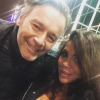 Soraya Riffi pose avec Jean-Michel Maire à l'occasion de sa participation aux "35 heures de Baba" sur C8.