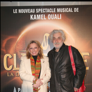 Véronique Sanson et son compagnon Christian Meilland à la gérénale du spectacle "Cléopâtre" au Palais des Sports de Paris, le 9 février 2009. 