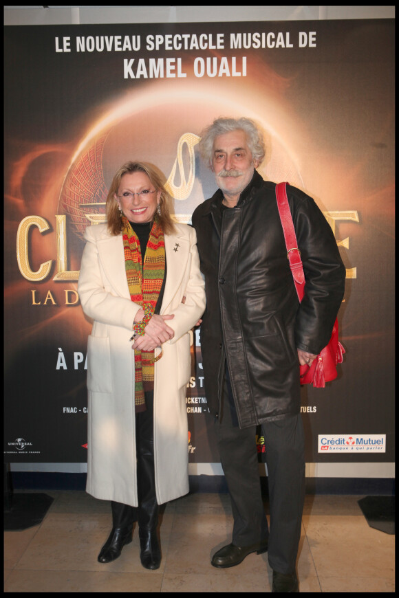 Véronique Sanson et son compagnon Christian Meilland à la gérénale du spectacle "Cléopâtre" au Palais des Sports de Paris, le 9 février 2009. 