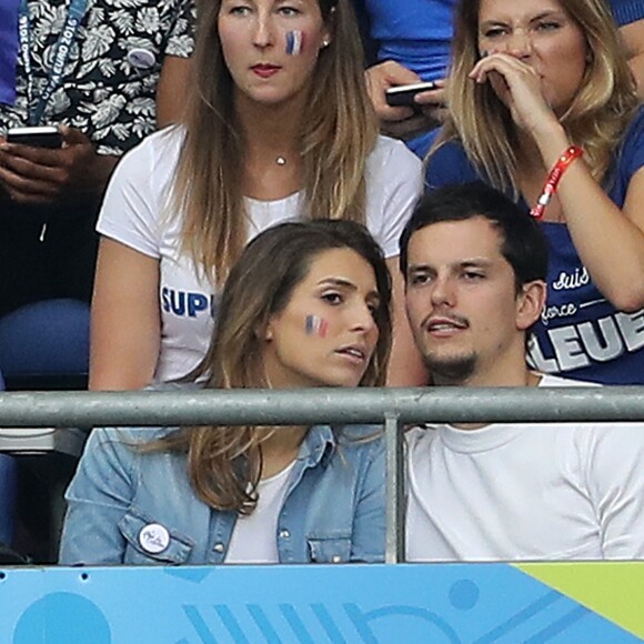 Miss France 2015 Camille Cerf, Laury Thilleman et son compagnon Juan Arbelaez au match d'ouverture de l'Euro 2016, France-Roumanie au Stade de France, le 10 juin 2016. © Cyril Moreau/Bestimage