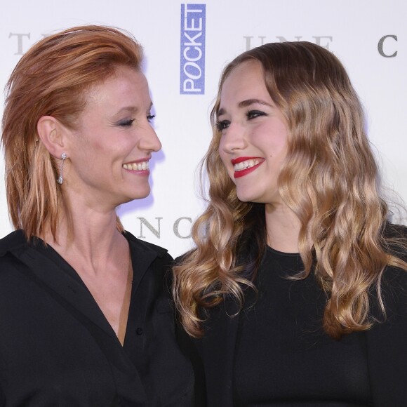 Alexandra Lamy et sa fille Chloé Jouannet - Avant-première du film "Une chance de trop" au cinéma Gaumont Marignan à Paris, le 24 juin 2015.