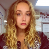 Chloé Jouannet, fille d'Alexandra Lamy, dévoile sa nouvelle coupe de cheveux.
