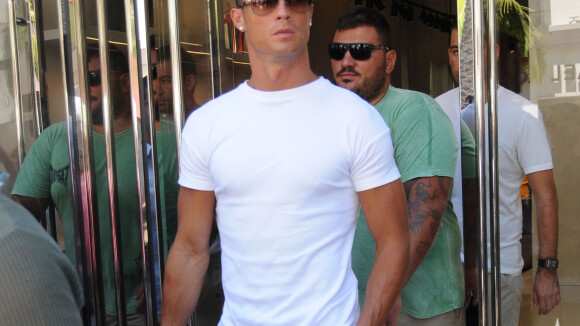 Cristiano Ronaldo risée du web... Ses photos qui ne passent pas !