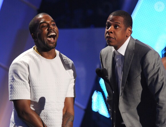 Kanye West et and Jay-Z recevant le prix de meilleure vidéo de l'année pour leur tube "Otis", aux BET Awards le 1er juillet 2012 à Los Angeles