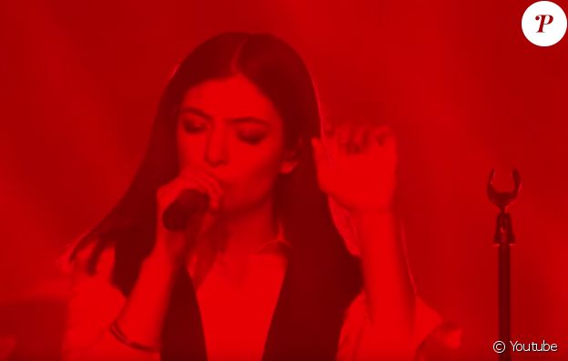 Hommage des Brit Awards - avec Lorde, notamment - à David Bowie, le 24 février 2016 à Londres.