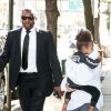 Kim Kardashian et Kanye West quittent Paris avec leurs enfants le 3 octobre 2016.