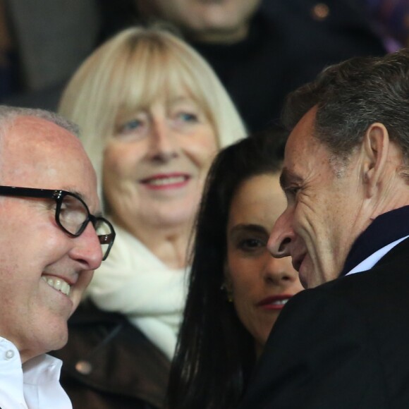 Nicolas Sarkozy, Frank McCourt (propriétaire de l'OM) et sa compagne Monica Algarra au match de Ligue 1 entre le PSG et l'Olympique de Marseille à Paris le 23 octobre 2016. © Cyril Moreau/Bestimage