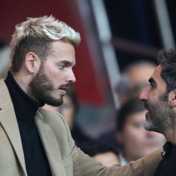 Matt Pokora (M Pokora) et Ary Abittan au match de Ligue 1 entre le PSG et l'Olympique de Marseille à Paris le 23 octobre 2016. © Cyril Moreau/Bestimage