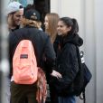Exclusif - Brooklyn Beckham avec Kim Turnbull, la supposée petite amie de Rocco Ritchie discutent dans la rue à Londres, le 17 octobre 2016.
