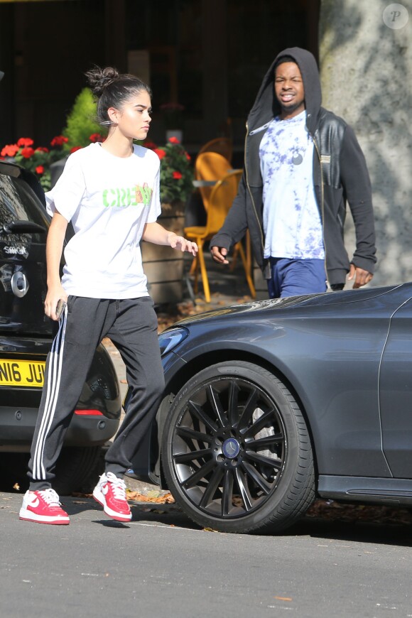 Brooklyn Beckham et Kim Turnbull sont allés déjeuner à Londres, le 4 octobre 2016.